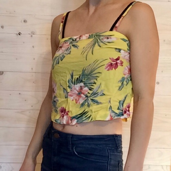 Hollister summer crop top - Picture 1 of 4